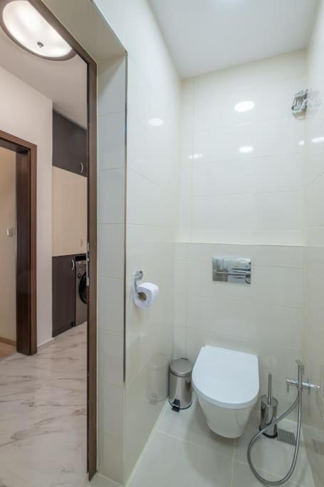 Top Location, Brand New 3 Bdrm Apt & Free Parking صوفيا المظهر الخارجي الصورة