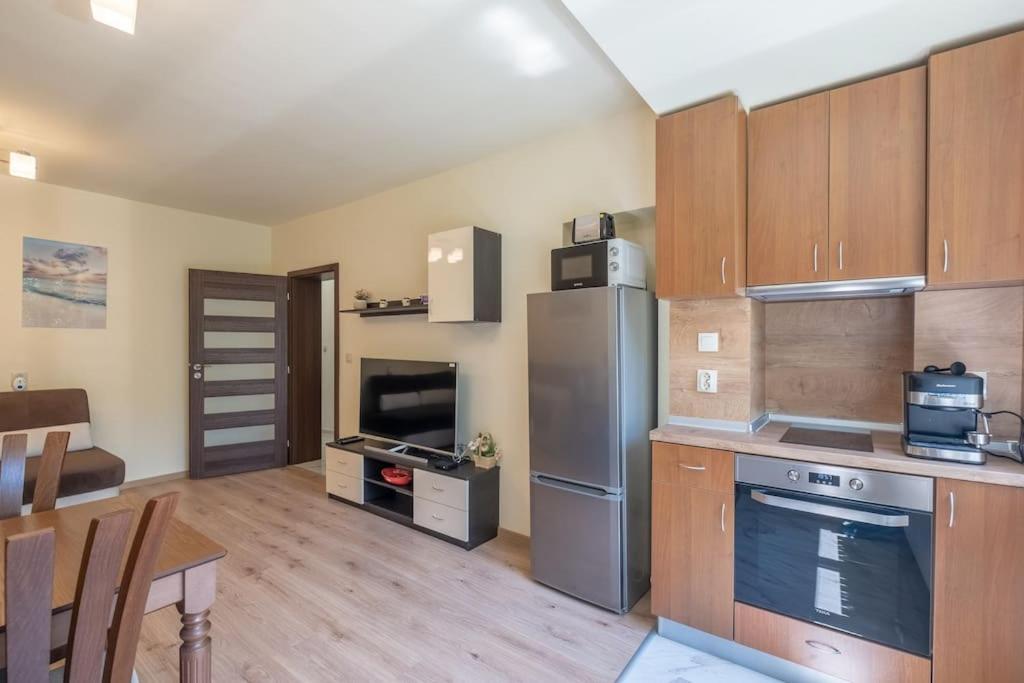 Top Location, Brand New 3 Bdrm Apt & Free Parking صوفيا المظهر الخارجي الصورة